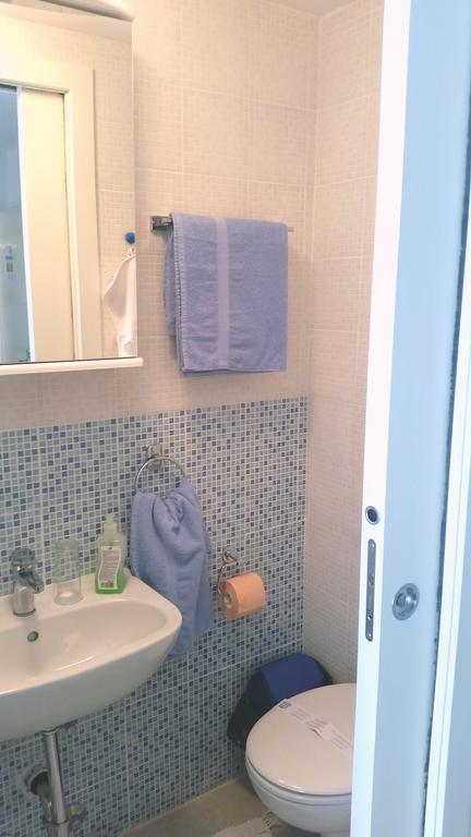 Gospoja Park & Beach Apartment Vrbnik Luaran gambar