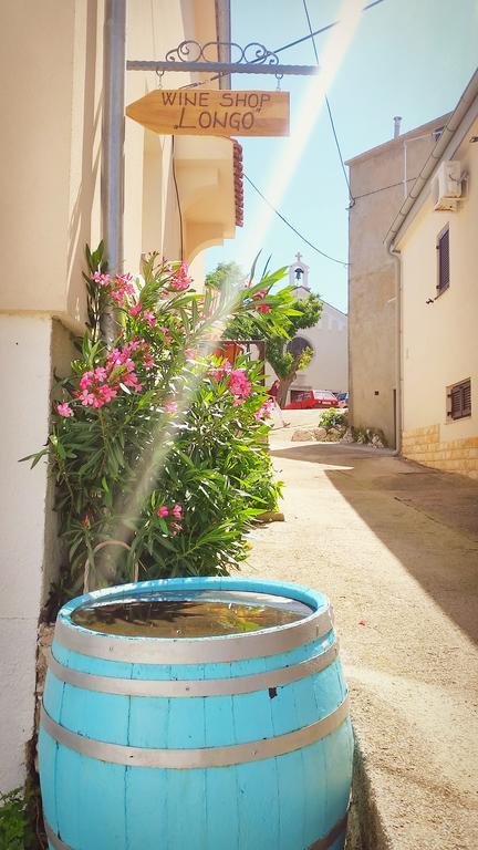 Gospoja Park & Beach Apartment Vrbnik Luaran gambar