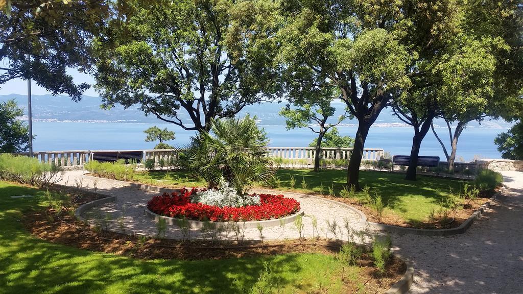 Gospoja Park & Beach Apartment Vrbnik Luaran gambar